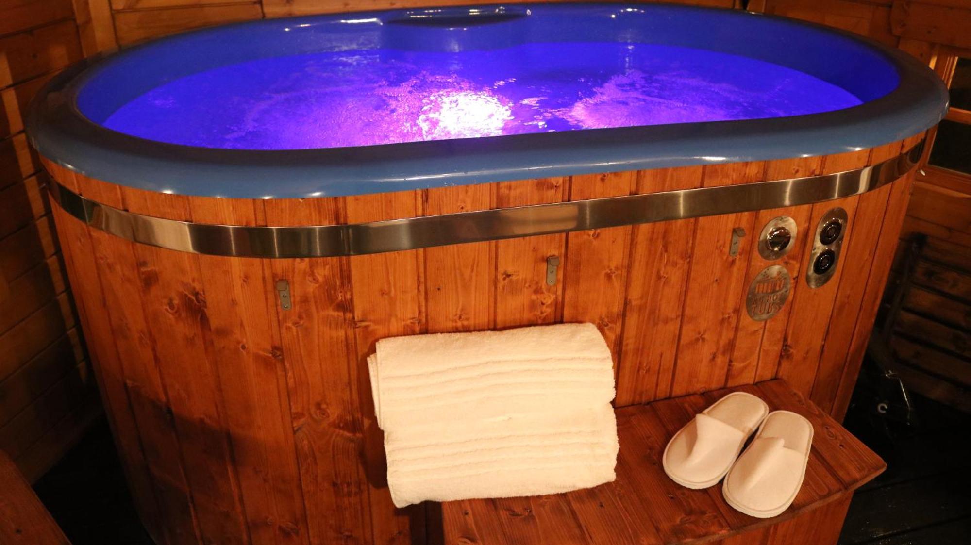 Elsay May Luxury Hot Tub Lodges Exclusively For Couples Over 25Yrs And Dog Friendly 坦伯利 外观 照片